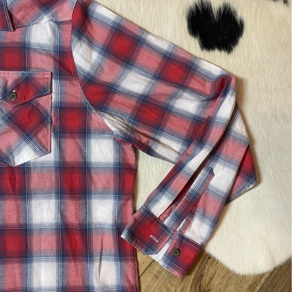 Wrangler Men's Western Red Plaid Button Down Long Sleeve Shirt - Picture 2 of 8